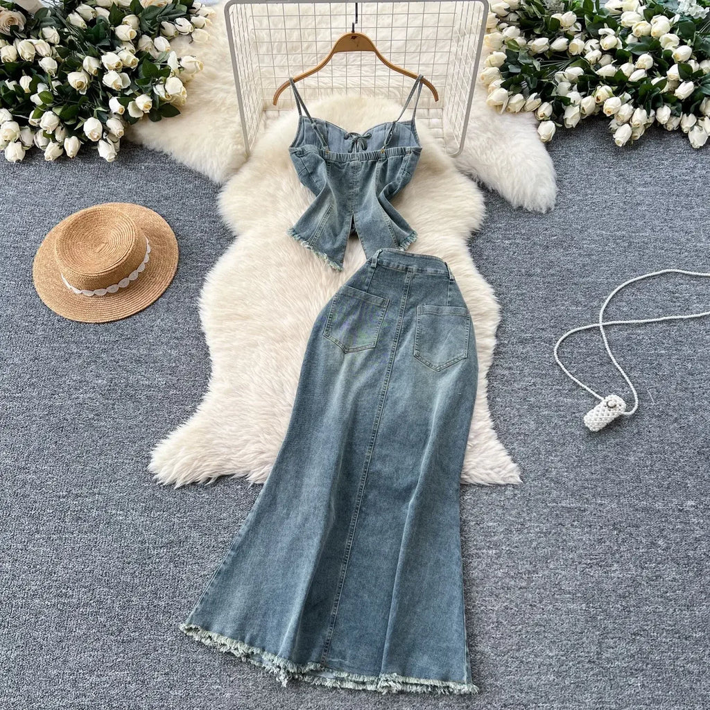 American Hot Girl Retro Denim Two-piece Set.Women's New Summer Fashion Sexy Strappy Halter Top + High Waist Slit Half Body Skirt