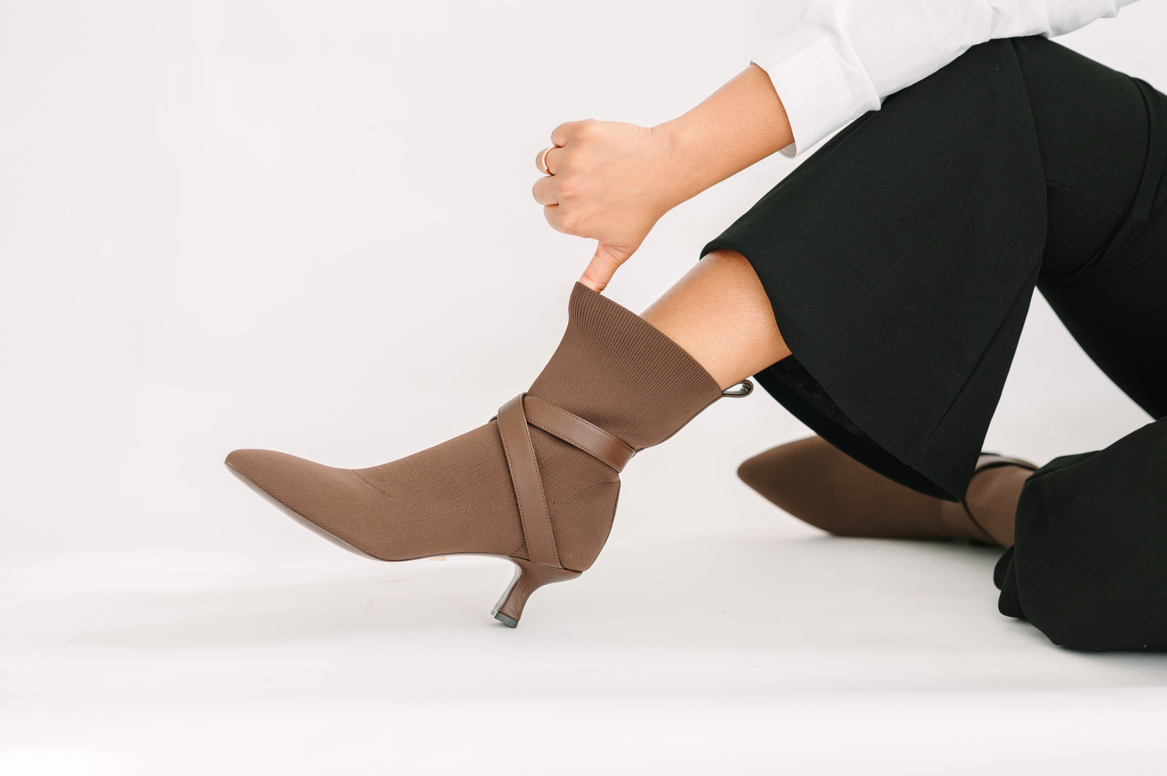 Alma Booties Brown
